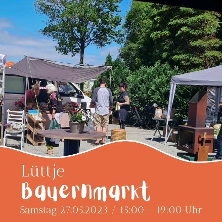 Moin
Am Samstag soll die 🌞 scheinen😍
Und endlich haben wir vor dem Hoflädchen/Marxer Hauptstraße 4 in 26446 Friedeburg ab 15:00 Uhr mal wieder einen Lüttje Bauernmarkt ❤️
@dej_lekkerbeck und @wattn.bbq machen Burger für euch, es gibt Bratwurst von unseren Tieren, Getränke von @ols_brauerei und @leev_hamburg . Wir haben Erdbeeren 🍓🍓 und Produkte vom @erdbeerhofjanssen für euch. @heidschnuckenschaeferei_hiller kommt mit tollen 🐑 Produkten, Immen Leev ist mit den außergewöhnlichen 🐝 Produkten dabei. Der Watt'n Wagen @unverpackt.ostfriesland lädt zum Einkaufen sowie zum Kaffeetrinken ein. Hierzu gibt es kleine Muffins von klaverveer_beratung . Dagmar bringt auch unterschiedliche Öle mit und berät über deren Anwendung. Die @lebenshilfe_leer kommt mit Aufstrichen, Soßen und vielen weiteren leckeren Sachen. @bjornschoon von @taubeundbaer hat Taglilien, Funkien, seine Liköre und unfiltrierten Gin dabei. Für das gemütliche Ambiente sorgt @kaminland_ostfriesland . Ihr könnt im Lädchen schnüstern, euer vorbestelltes Fleisch abholen oder spontan Fleisch (solange der Vorrat reicht) bei uns kaufen.
🚗🚙Parken👉🏻 Fahrt bitte beim Lädchen die Straße hoch. Dort befinden sich befestigte Flächen. Sollten diese voll sein, könnt ihr auch vor dem Laufstall gegenüber vom Autohaus parken und zu uns laufen. 
Wir freuen uns auf euch